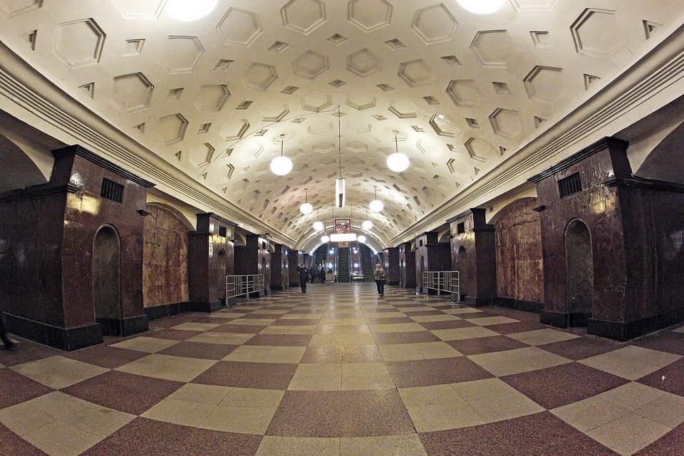 Станция метро Красные Ворота