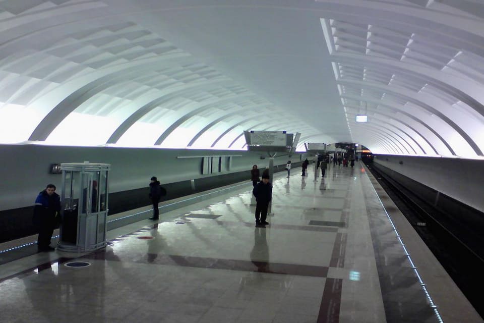 Станция метро Митино