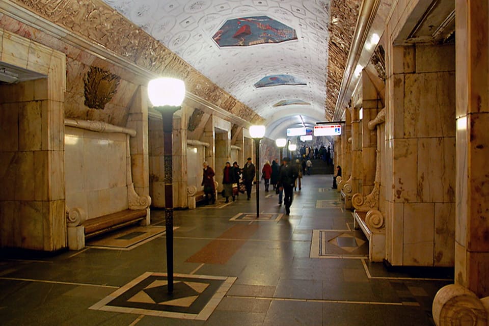 Станция метро Новокузнецкая